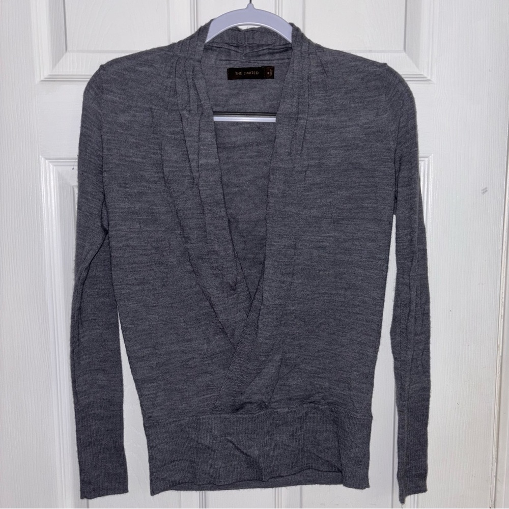 Y2K The Limited women’s size xs gray layering sweater